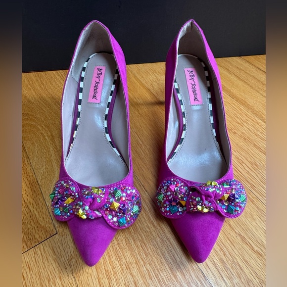 Betsey Johnson Fuchsia Axle Heels with Colorful Bow Embellishments Size 7.5 - Picture 3 of 11
